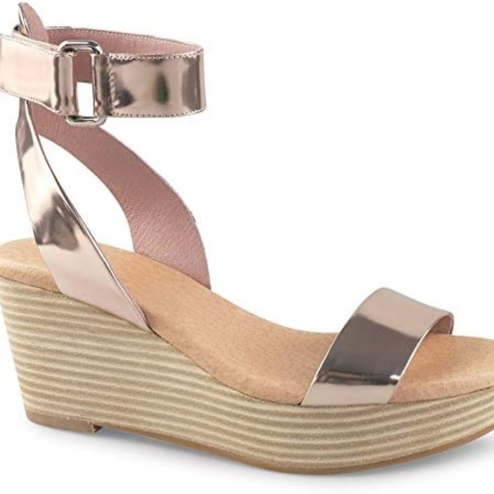 WITTNER Hurlo Wedge in Metallic Rose Gold Size 35